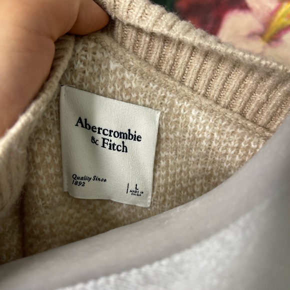 Abercrombie & Fitch NWOT Cropped Fuzzy Soft Sweater Vest Houndstooth Tan Size M - Picture 7 of 10